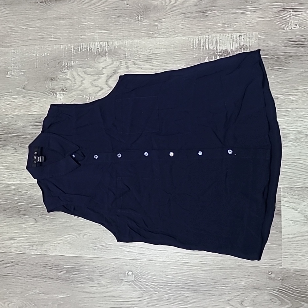 *2/10* U2B Blue Button Up Top